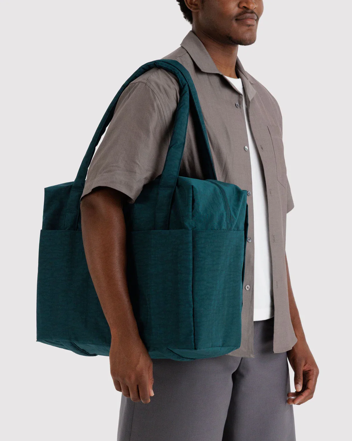 BAGGU Carry-On Cloud Bag with 5 Exterior Pockets - Recycled - Image 11
