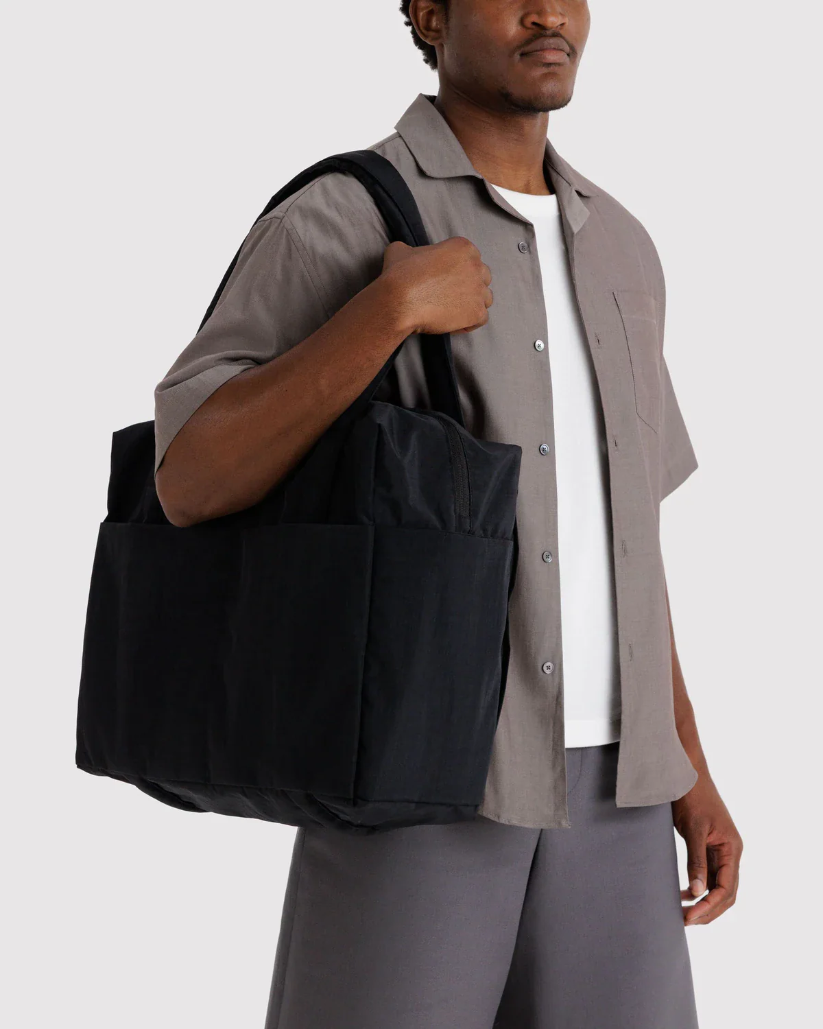 BAGGU Carry-On Cloud Bag with 5 Exterior Pockets - Recycled - Image 18