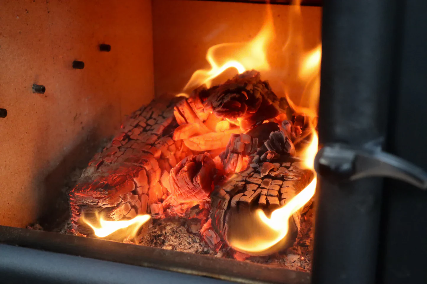 Love Logs British Kiln-Dried Logs - Image 5