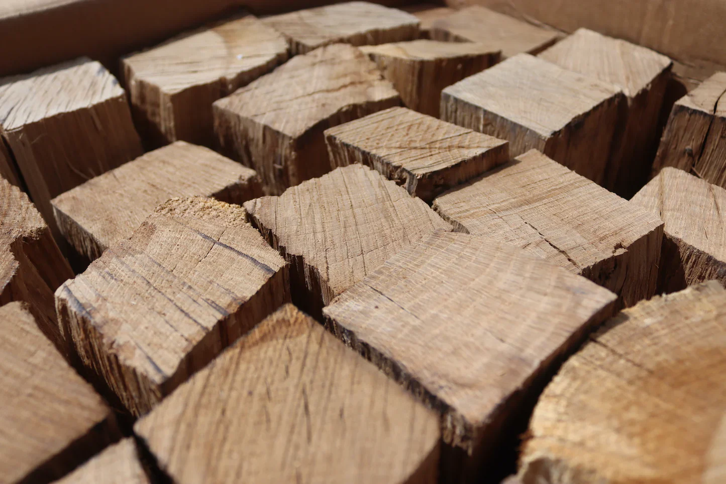 Love Logs Oak Logs - Image 3