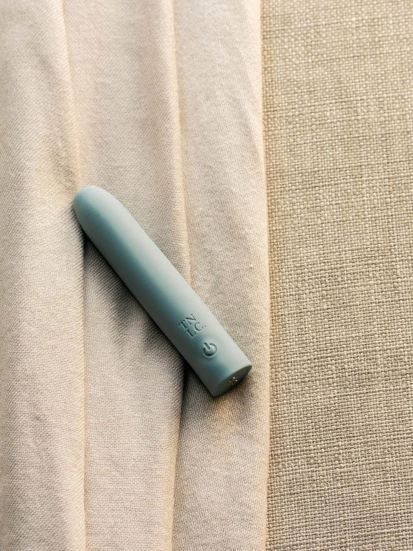 The Natural Love Company Elemi Bullet Vibrator - Recycled Ocean Plastic - Image 4